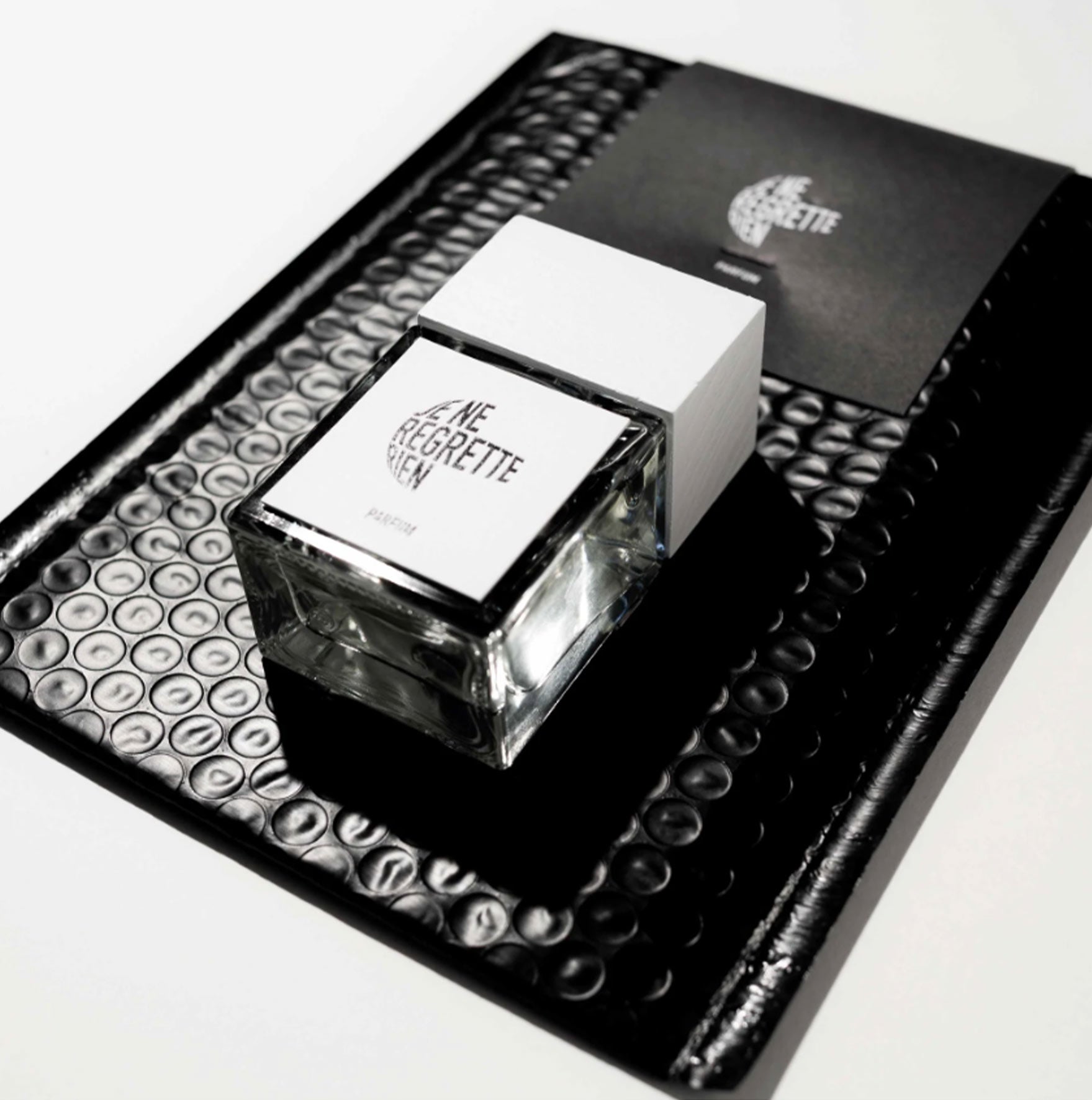 art bruet je ne regrette rien